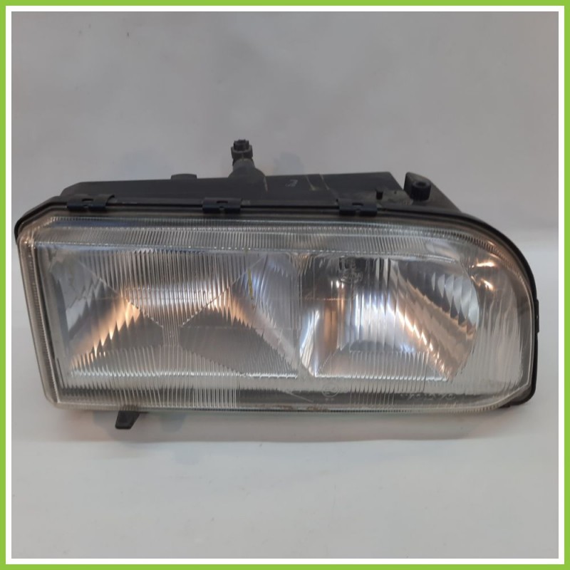 Faro Fanale Proiettore Anteriore Destro DX HELLA 142006-00 VOLVO 850 9159411 Usato