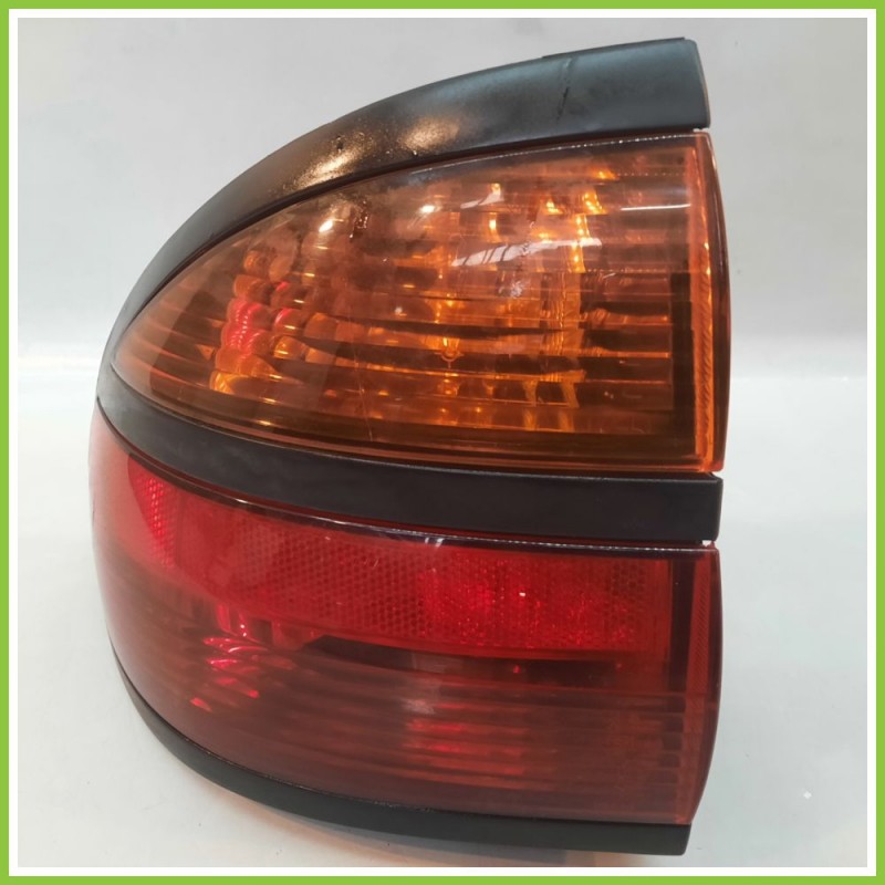 Fanale Fanalino Posteriore Sinistro SX VALEO 67732970 RENAULT LAGUNA 1a Serie 7700420122 Usato