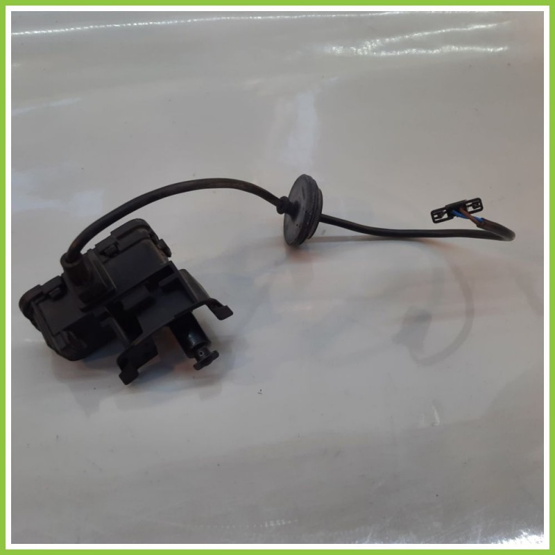 Serratura Posteriore Sportello Carburante VOLKSWAGEN GOLF 1.6 3C6810773H 2012 2017