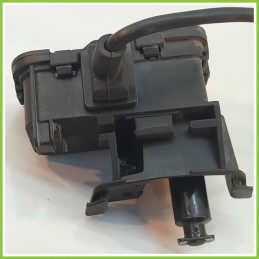 Serratura Posteriore Sportello Carburante VOLKSWAGEN GOLF 1.6 3C6810773H 2012 2017