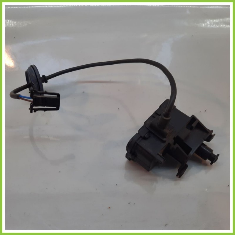 Serratura Posteriore Sportello Carburante VOLKSWAGEN GOLF 1.6 5C6810773H 2012 2017