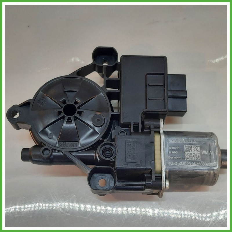 Motorino Alzavetro Posteriore Sinistro SX SEAT LEON 5 Porte 5Q0959811E 2012 2017 BOSCH 0130822725