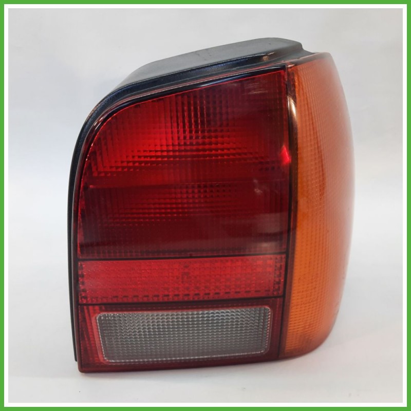Fanale Fanalino Posteriore Destro DX HELLA 10676 VOLKSWAGEN POLO 3a Serie 6N0945096 Usato