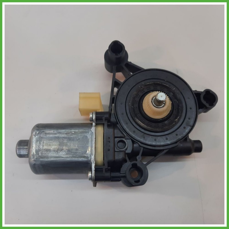 Motorino Alzavetro Anteriore Sinistro SX SKODA OCTAVIA 5E 5 Porte 5Q0959801B 2016 2019 BOSCH 0130822717