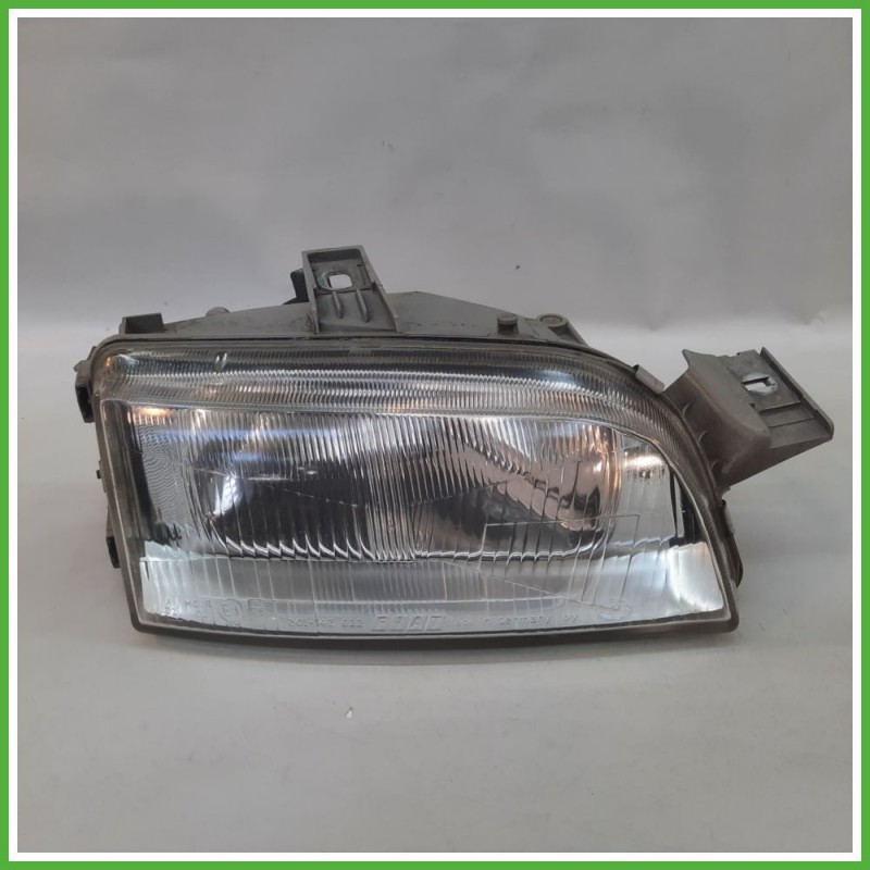 Faro Fanale Proiettore Anteriore Destro DX HELLA R142598-00 FIAT PUNTO 1a Serie 46481413 Usato