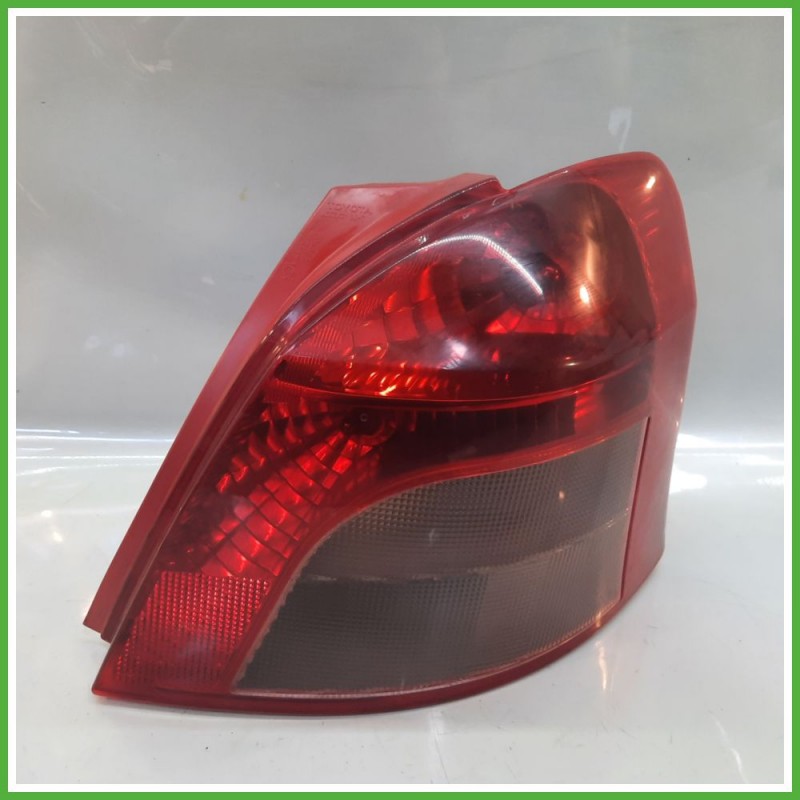 Fanale Fanalino Posteriore Destro DX KOITO TOYOTA YARIS 815510D110 Usato