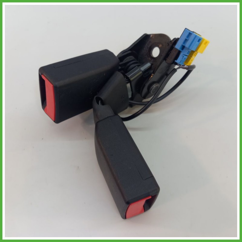 Aggancio Cintura di Sicurezza Posteriore Destro DX (Lato Passeggero) MERCEDES-BENZ Classe A W176 CDI A17686004699051 2012