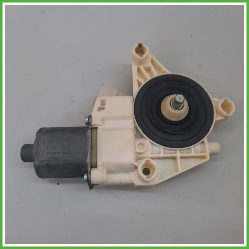 Motorino Alzavetro Anteriore Destro DX MERCEDES-BENZ Classe A W176 5 Porte A2469065200 2012 2015 BOSCH 0130822691