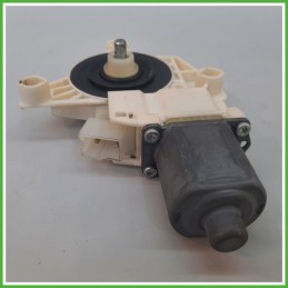 Motorino Alzavetro Anteriore Destro DX MERCEDES-BENZ Classe A W176 5 Porte A2469065200 2012 2015 BOSCH 0130822691