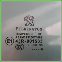 Cristallo Laterale Scendente Posteriore Destro DX PEUGEOT 208 5 Porte 9673360880 2012 2015 PILKINGTON