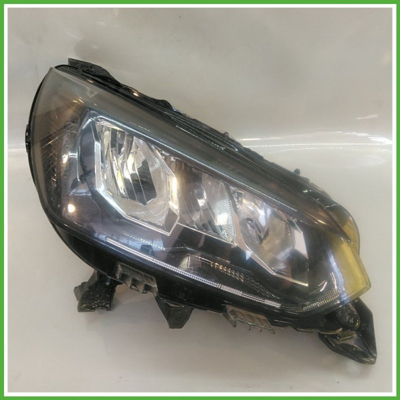 Faro Fanale Proiettore Anteriore Destro DX VALEO 73312206 PEUGEOT 2008 9833036180 Usato