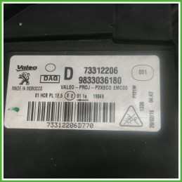 Faro Fanale Proiettore Anteriore Destro DX VALEO 73312206 PEUGEOT 2008 9833036180 Usato