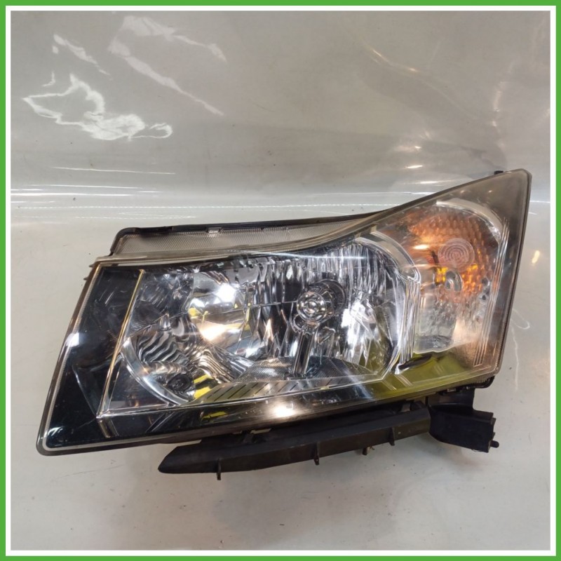 Faro Fanale Proiettore Anteriore Sinistro SX SUNSANG AKH-0B06 CHEVROLET (DAEWOO) CRUZE J300 42371145 Usato