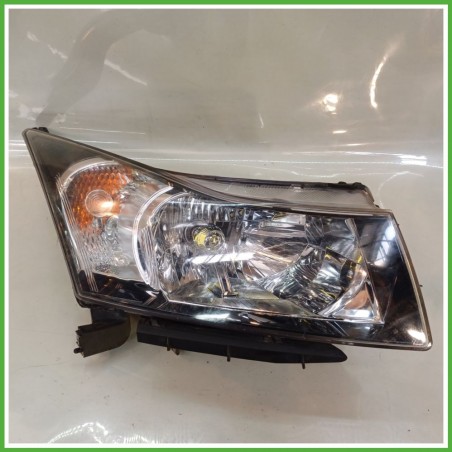 Faro Fanale Proiettore Anteriore Destro DX SUNSANG CHEVROLET (DAEWOO) CRUZE J300 96828237 Usato