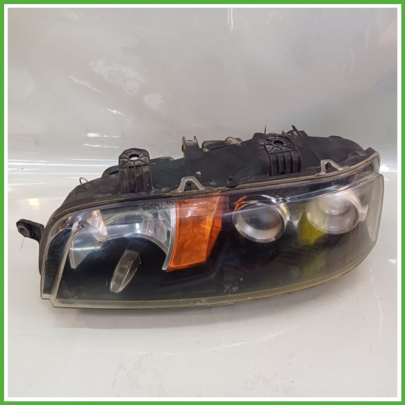 Faro Fanale Proiettore Anteriore Sinistro SX VALEO 89100449 FIAT PUNTO 1N/1P 46814549 Usato