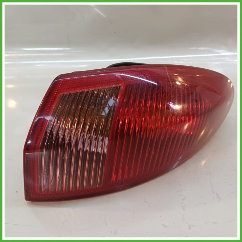 Fanale Fanalino Posteriore Destro DX OLSA 03.323.01.0 ALFA ROMEO 147 W8 46556347 Usato
