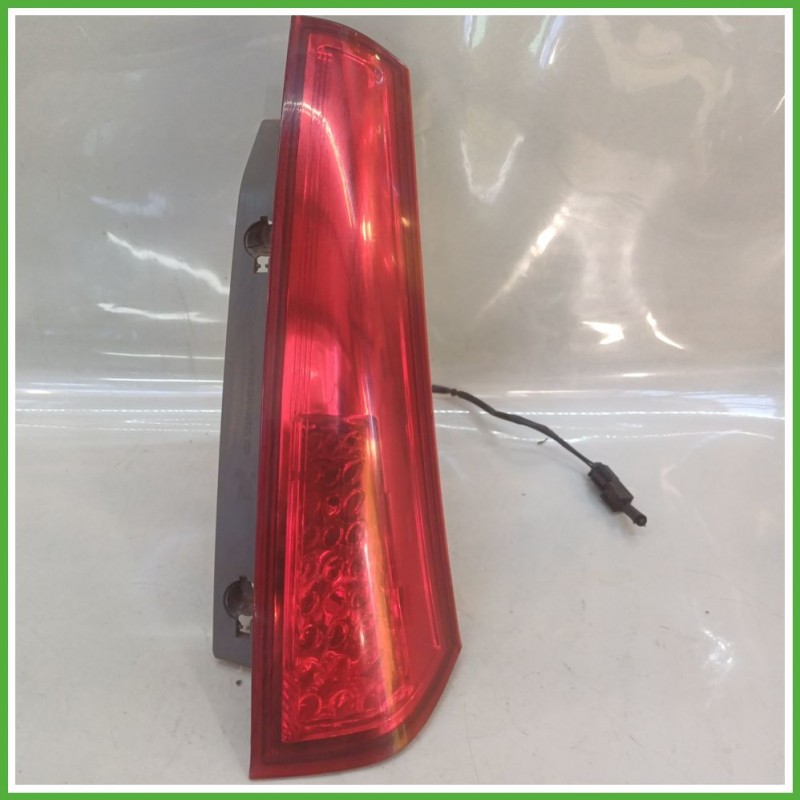 Fanale Fanalino Posteriore Destro DX HELLA SAMLIP KIA CEED 924041H350 Usato