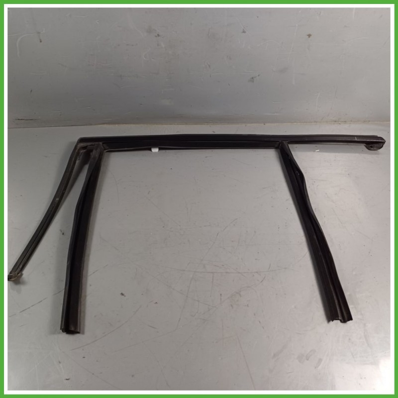Guida Finestrino Posteriore Sinistro SX Superiore BMW Serie 1 5P F40 Berlina 5 Porte 51357452349 2019