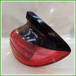 Fanale Fanalino Posteriore Destro DX HELLA MERCEDES-BENZ Classe C Sportcoup C203 A2038200664 Usato