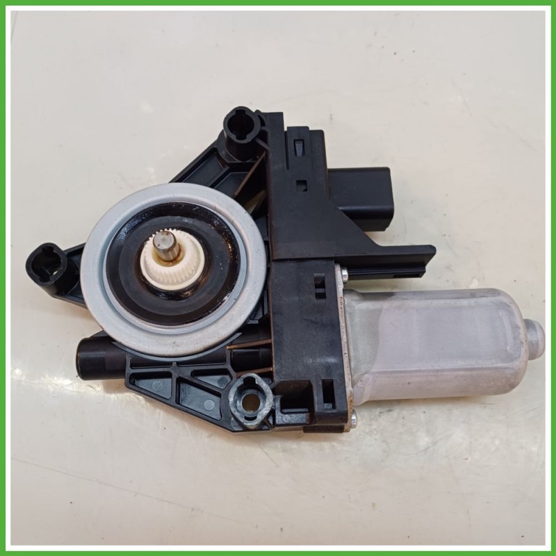 Motorino Alzavetro Anteriore Destro DX JEEP CHEROKEE KL 5 Porte K68227230AA 2014 2018 MITSUBA WR12-743