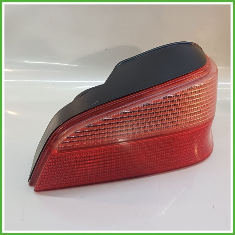 Fanale Fanalino Posteriore Destro DX VALEO PEUGEOT 106 6351G6 Usato