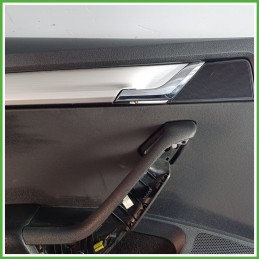 Rivestimento Porta Posteriore Sinistro SX SKODA OCTAVIA 5E 1.5 5E9867211A 2016 2019