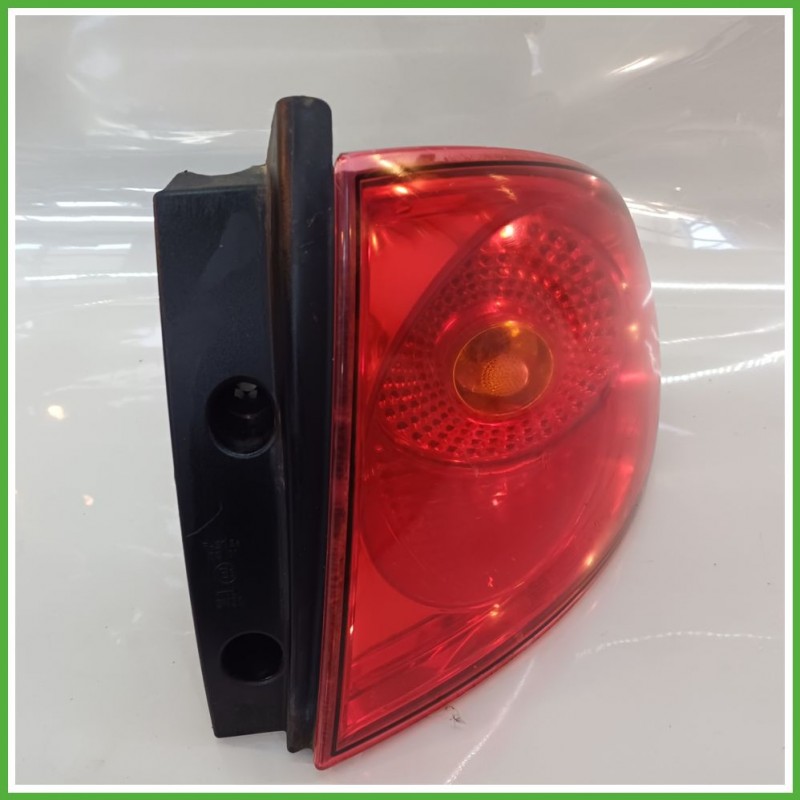 Fanale Fanalino Posteriore Destro DX YORKA 45349 SEAT ALTEA 5P 5P0945112B9B9 Usato