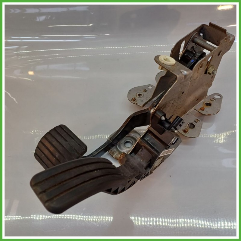 Pedale Pedaliera RENAULT MEGANE 3a Serie 1.5 dCi 180023599R 2008 2012