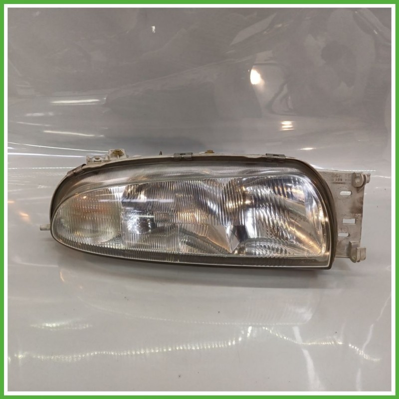 Faro Fanale Proiettore Anteriore Destro DX BOSCH 0301049004 FORD FIESTA DX 1042630 Usato