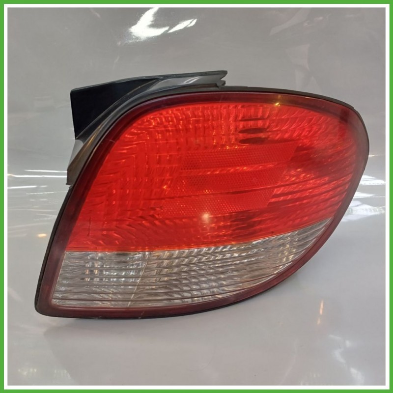 Fanale Fanalino Posteriore Destro DX HYUNDAI COUPE 9240227510 Usato