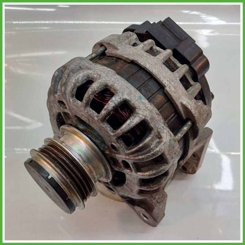 Alternatore BOSCH F000BLO457 DACIA SANDERO 2a Serie 8200660044