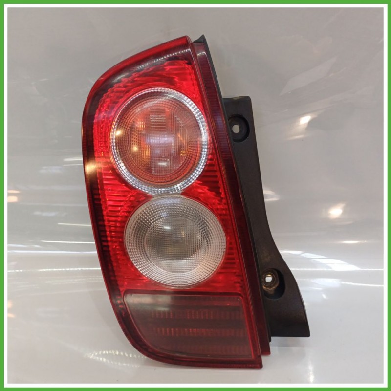 Fanale Fanalino Posteriore Sinistro SX VALEO NISSAN MICRA K12E 26555AX720 Usato