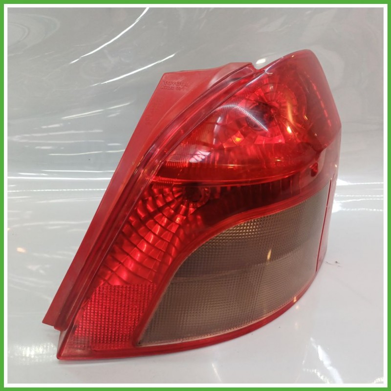 Fanale Fanalino Posteriore Destro DX KOITO TOYOTA YARIS 815510D110 Usato