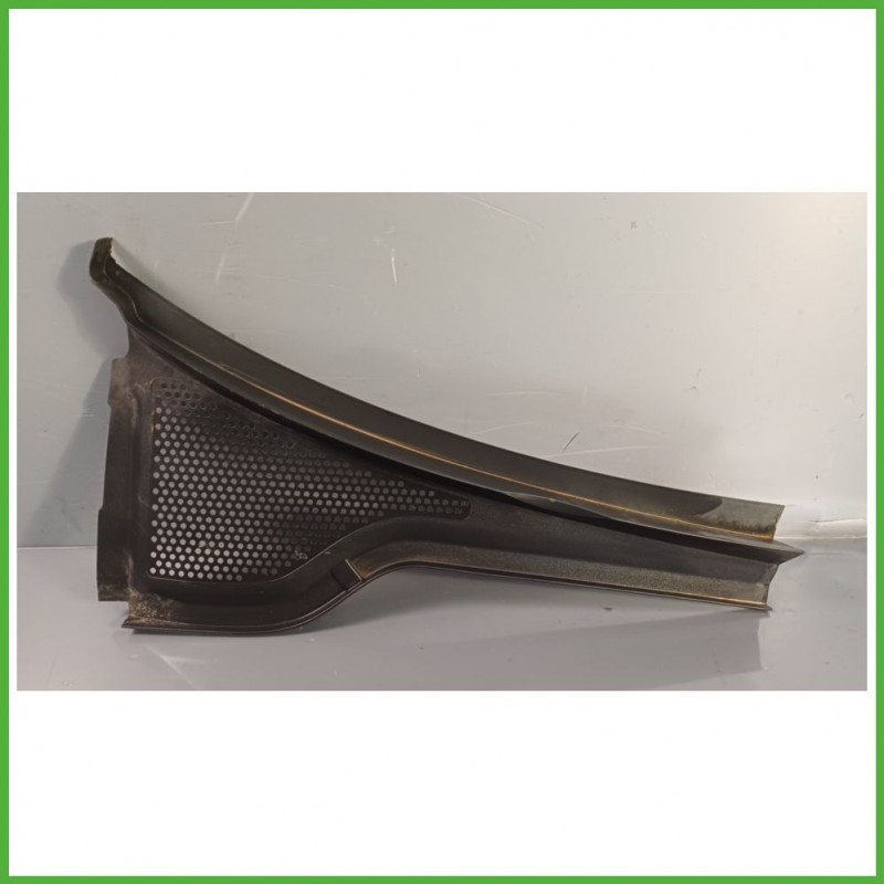 Griglia Mondanatura Gocciolatoio Destro DX (Lato Passeggero) VOLKSWAGEN GOLF 5K/AJ 1.6 TDI 5G1819404B9B9 2008 2012