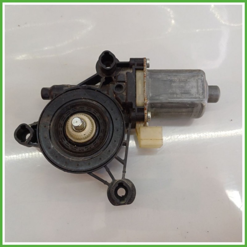 Motorino Alzavetro Anteriore Sinistro SX SKODA OCTAVIA 5E 5 Porte 5Q0959801B 2016 2019 BOSCH 0130822717
