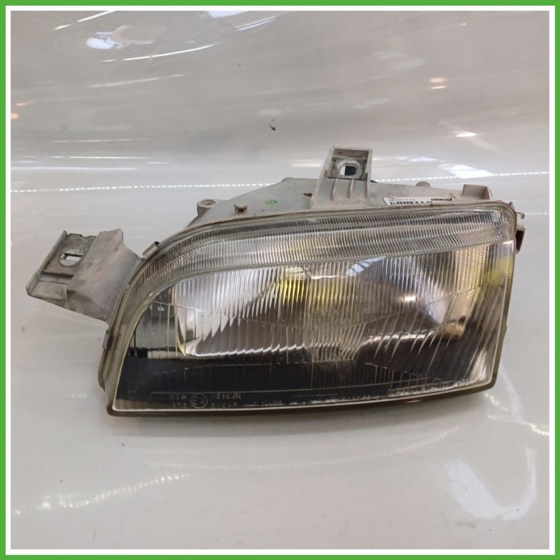 Faro Fanale Proiettore Anteriore Sinistro SX CARELLO 39770381 FIAT PUNTO 1a Serie 46481414 Usato