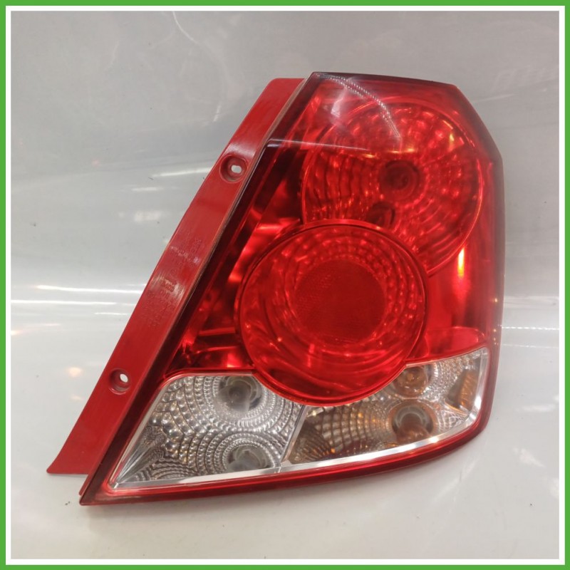 Fanale Fanalino Posteriore Destro DX CHEVROLET (DAEWOO) KALOS T200 96540269 Usato