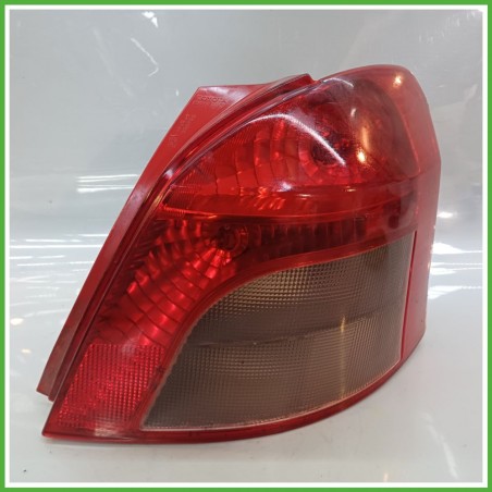 Fanale Fanalino Posteriore Destro DX YORKA TOYOTA YARIS 815510D110 Usato