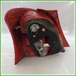 Fanale Fanalino Posteriore Destro DX YORKA TOYOTA YARIS 815510D110 Usato