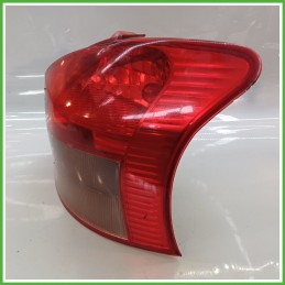 Fanale Fanalino Posteriore Destro DX YORKA TOYOTA YARIS 815510D110 Usato