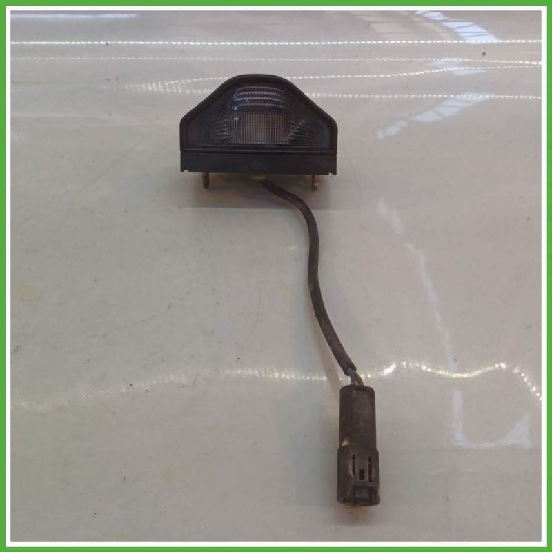 Fanalino Luce Targa Posteriore RENAULT MASTER 7700377208 Usato