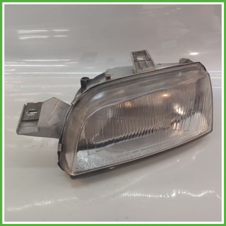 Faro Fanale Proiettore Anteriore Sinistro SX CARELLO 39770381 FIAT PUNTO 1a Serie 46402650 Usato
