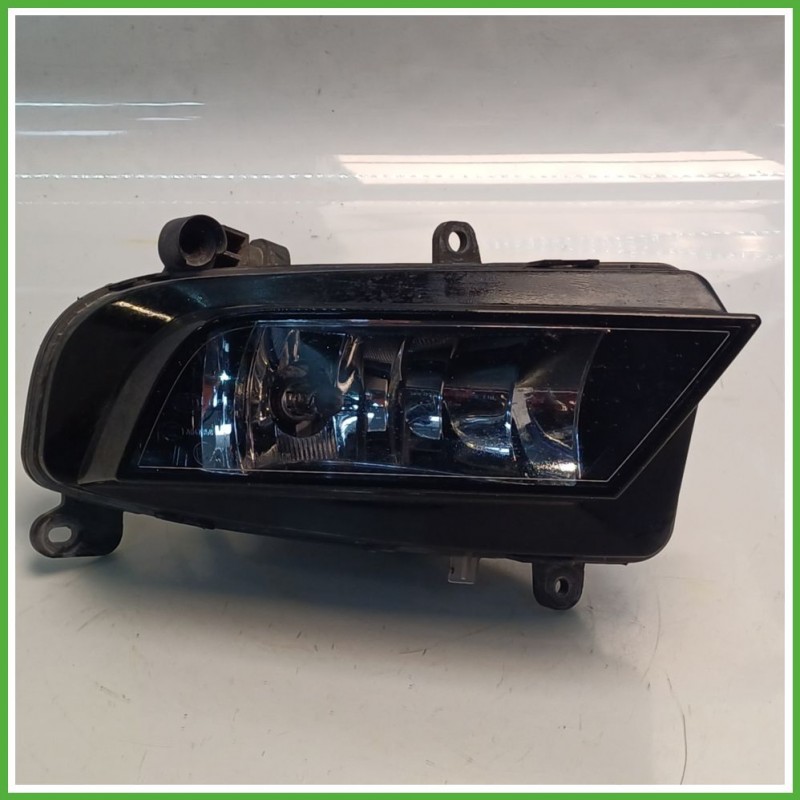 Faro Fanale Fendinebbia Anteriore Destro DX HELLA 179.760-02 AUDI A4 8K 8K0941700B Usato
