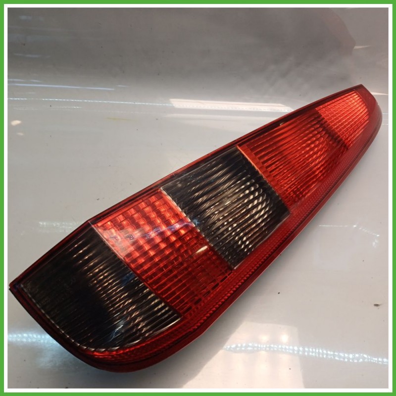 Fanale Fanalino Posteriore Destro DX VALEO FORD FIESTA CBK 1324563 Usato