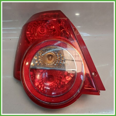 Fanale Fanalino Posteriore Sinistro SX SUNSANG CHEVROLET (DAEWOO) AVEO T250 95952066 Usato