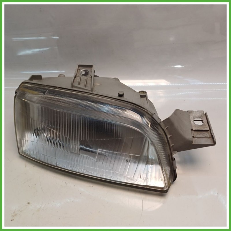 Faro Fanale Proiettore Anteriore Destro DX HELLA R142598-00 FIAT PUNTO 1a Serie 46402649 Usato