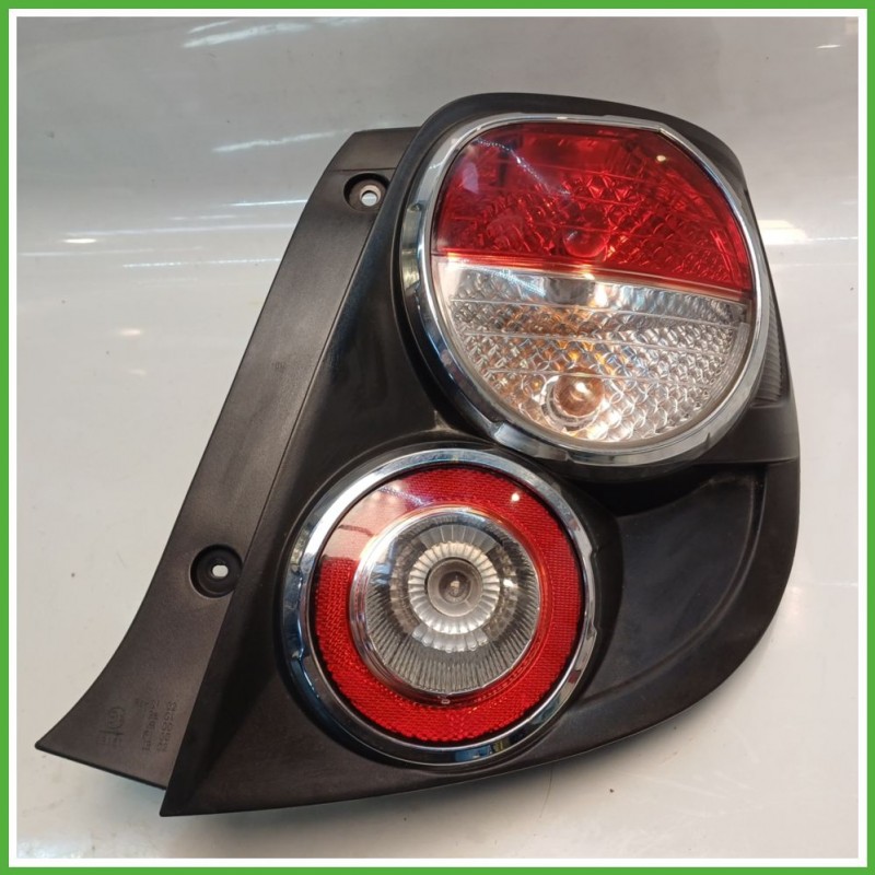 Fanale Fanalino Posteriore Destro DX SAMLIP CHEVROLET (DAEWOO) AVEO T300 96830986 Usato