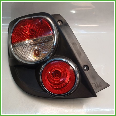 Fanale Fanalino Posteriore Sinistro SX SAMLIP CHEVROLET (DAEWOO) AVEO T300 95470359 Usato