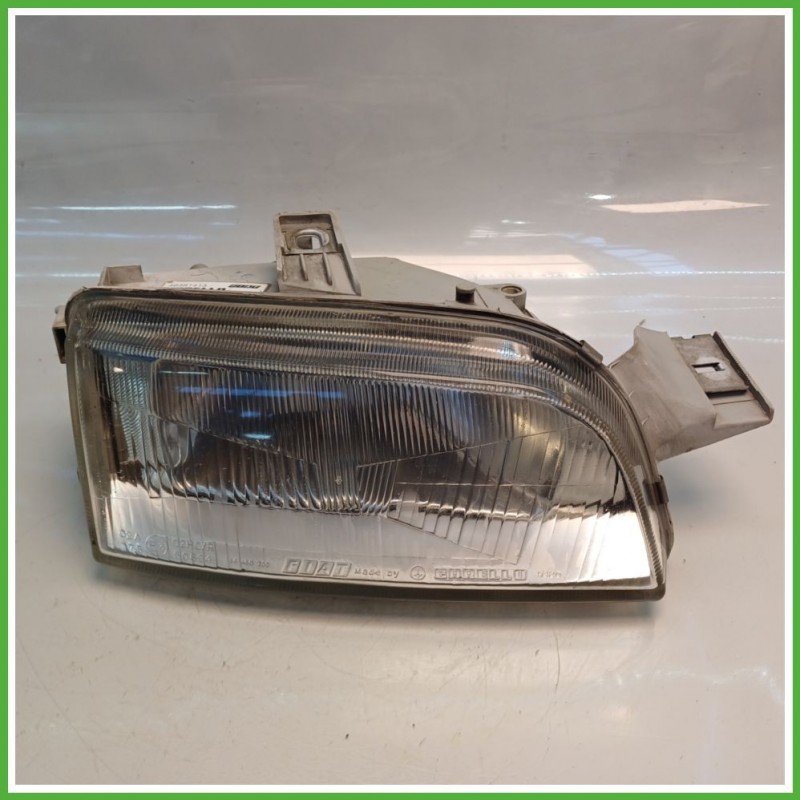 Faro Fanale Proiettore Anteriore Sinistro SX CARELLO 39760381 FIAT PUNTO 1a Serie 46402650 Usato