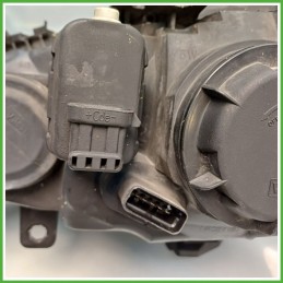 Faro Fanale Proiettore Anteriore Destro DX VALEO 89307000 RENAULT MEGANE 2a Serie 260103726R Usato